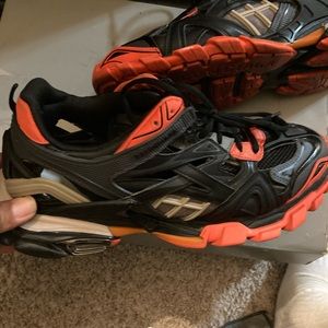 Men’s Balenciagas Track2 tennis shoes